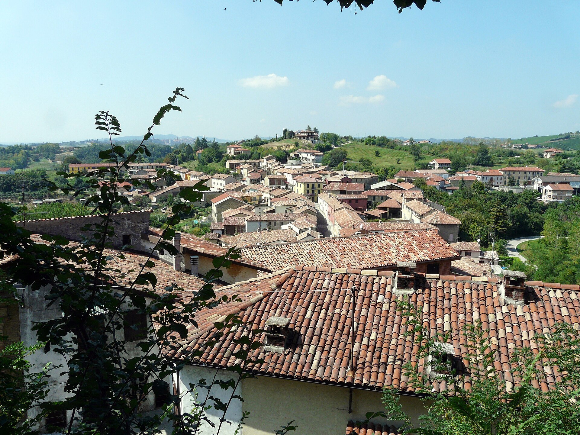Voorbeeldbeeld: karakteristiek dorpshuis in de Monferrato
